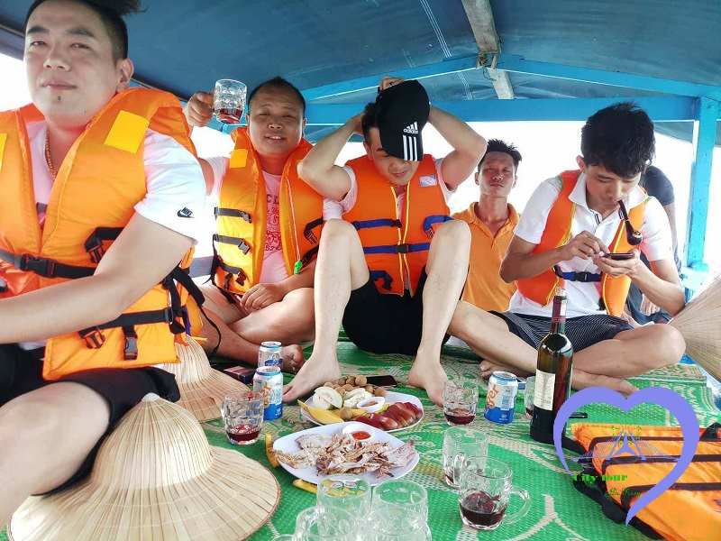 Tour du lịch ngắm san hô câu cá tại bán đảo Sơn Trà 1 ngày uy tín và giá rẻ